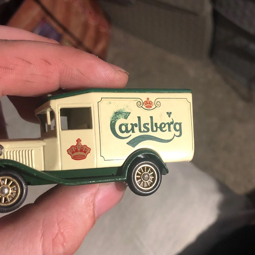 Green & Cream Vintage Style Toy Delivery Van